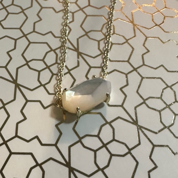 NWOT Kendra Scott Ever Necklace Mother of Pearl/Gold - Picture 3 of 7